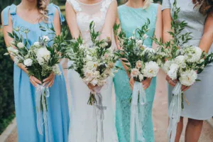 bridesmaids-bouquets